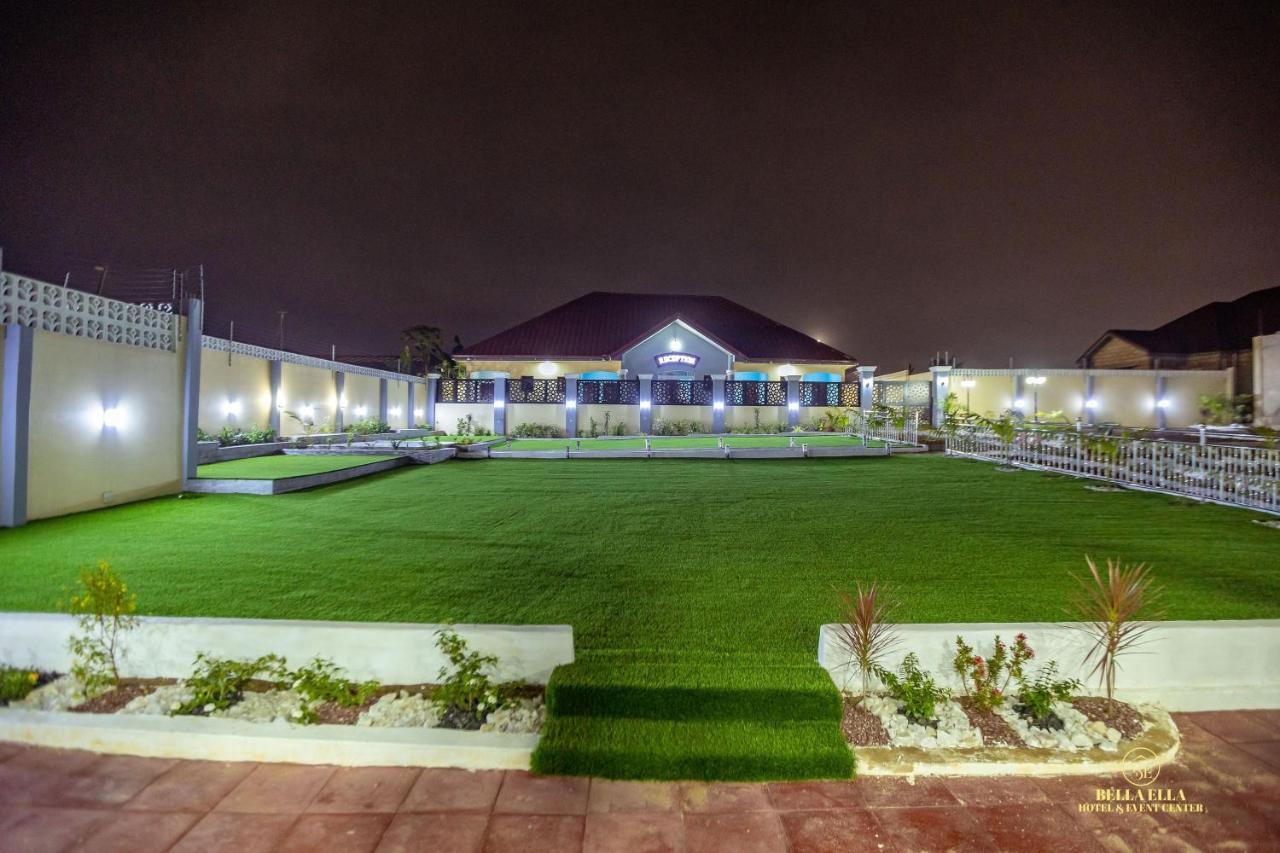 Bella Ella Hotel & Event Center Kasoa Екстер'єр фото