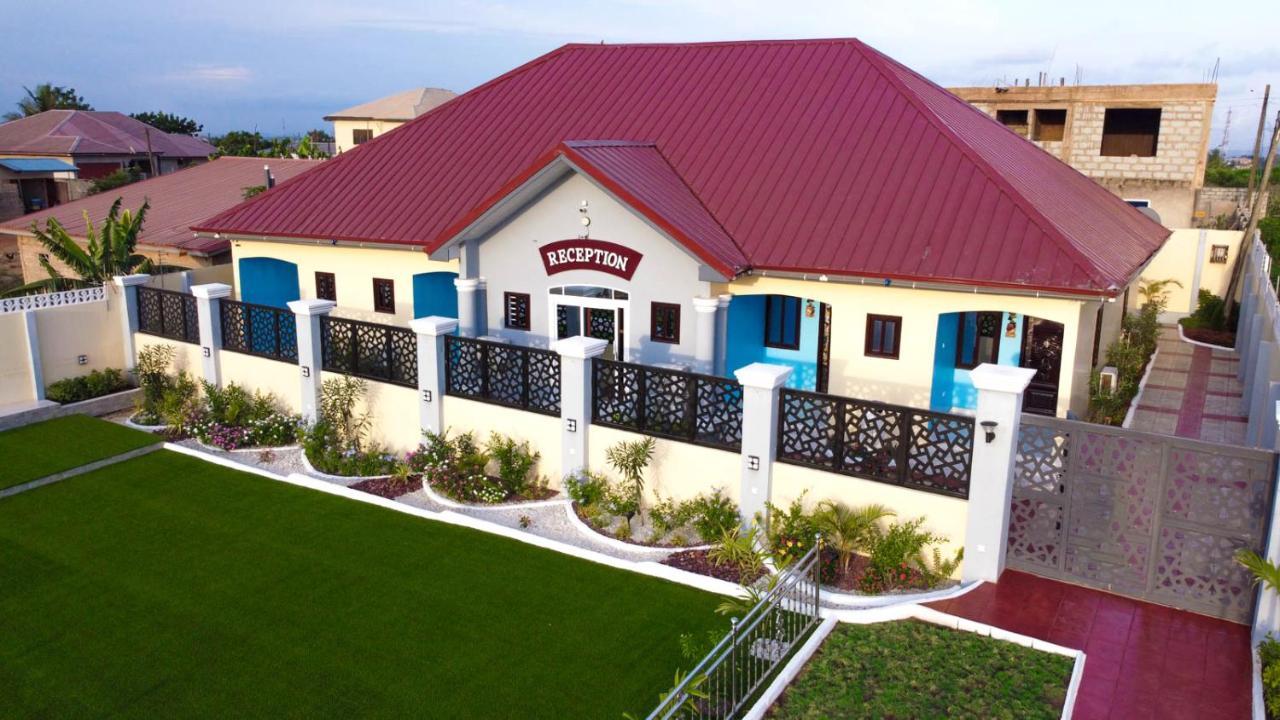 Bella Ella Hotel & Event Center Kasoa Екстер'єр фото