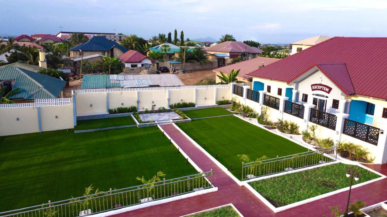 Bella Ella Hotel & Event Center Kasoa Екстер'єр фото