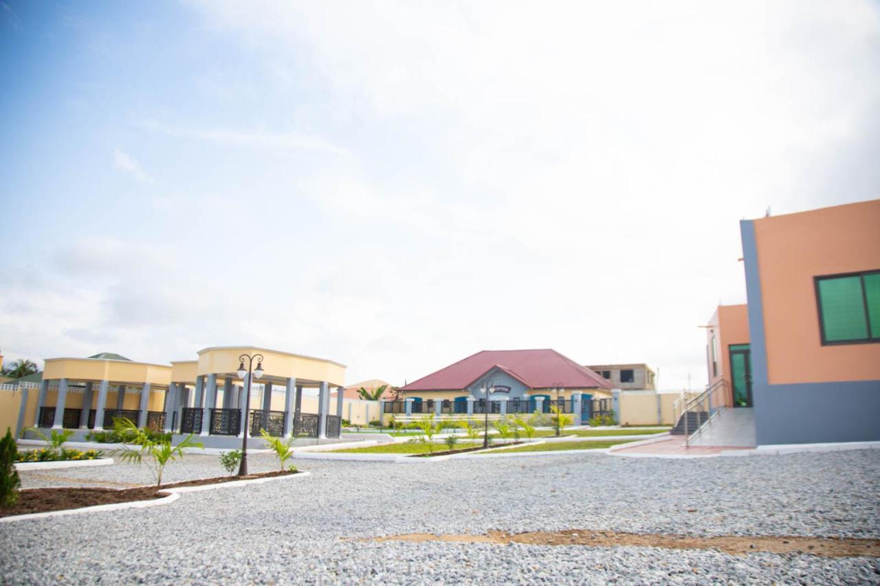 Bella Ella Hotel & Event Center Kasoa Екстер'єр фото